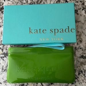 NWT Kate spade wristlet